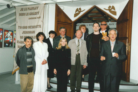 440x296 župnik sa suradnicima